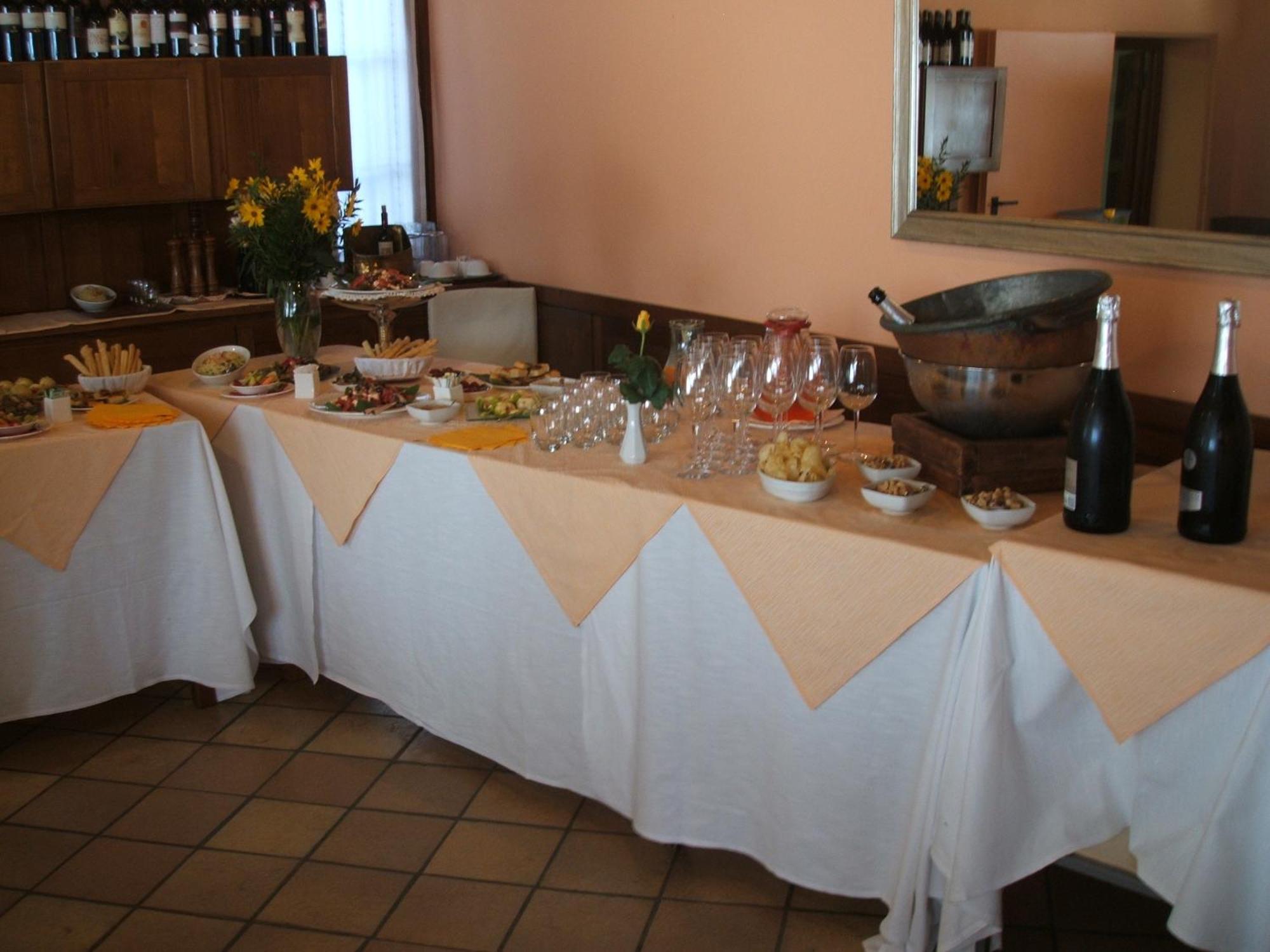 Albergo Michieletto Valmorea ภายนอก รูปภาพ