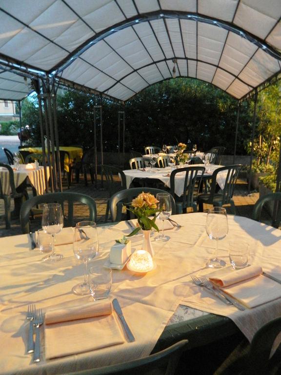 Albergo Michieletto Valmorea ภายนอก รูปภาพ