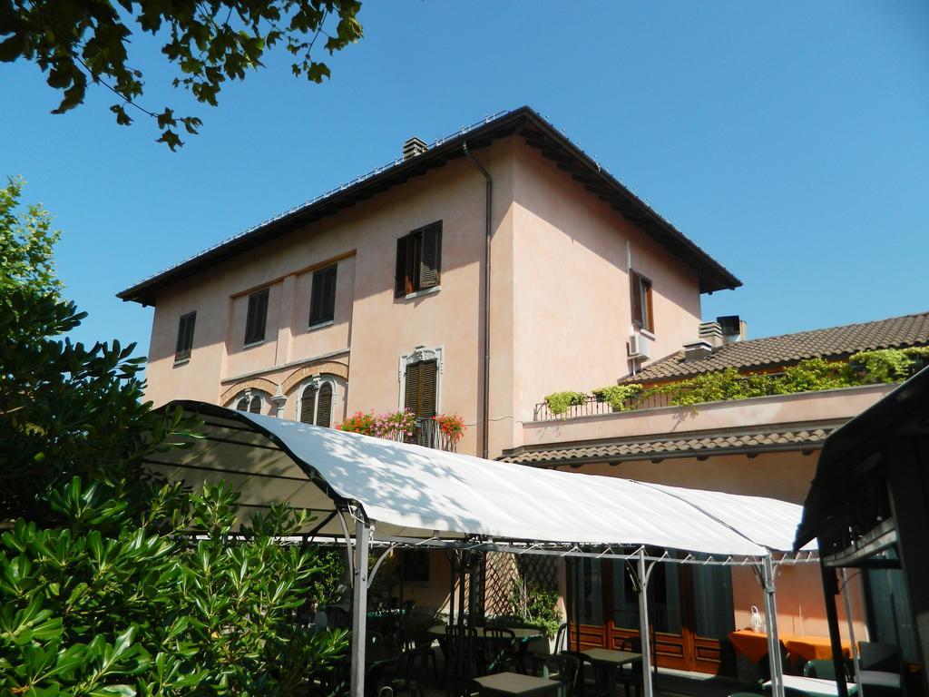 Albergo Michieletto Valmorea ภายนอก รูปภาพ