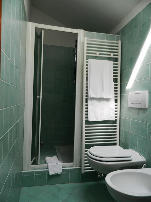 Albergo Michieletto Valmorea ภายนอก รูปภาพ
